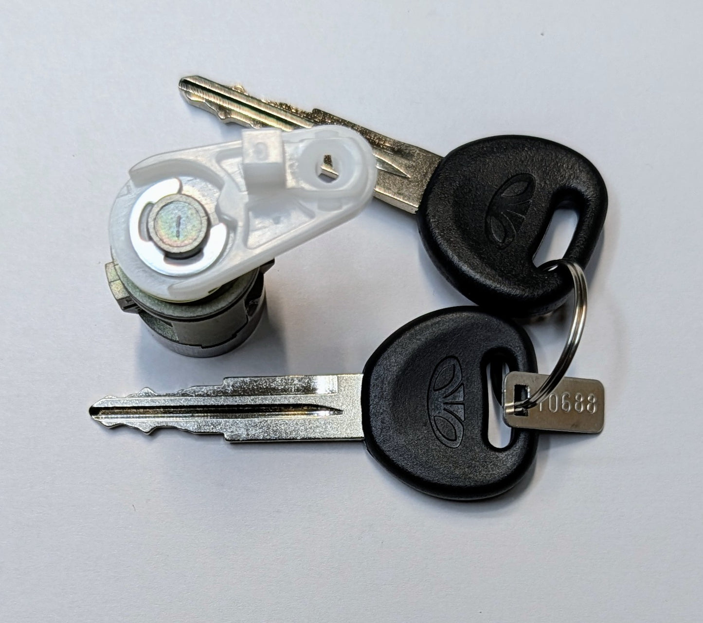OEM NEW Driver Side Door Lock Cylinder Daewoo Lanos 99-02