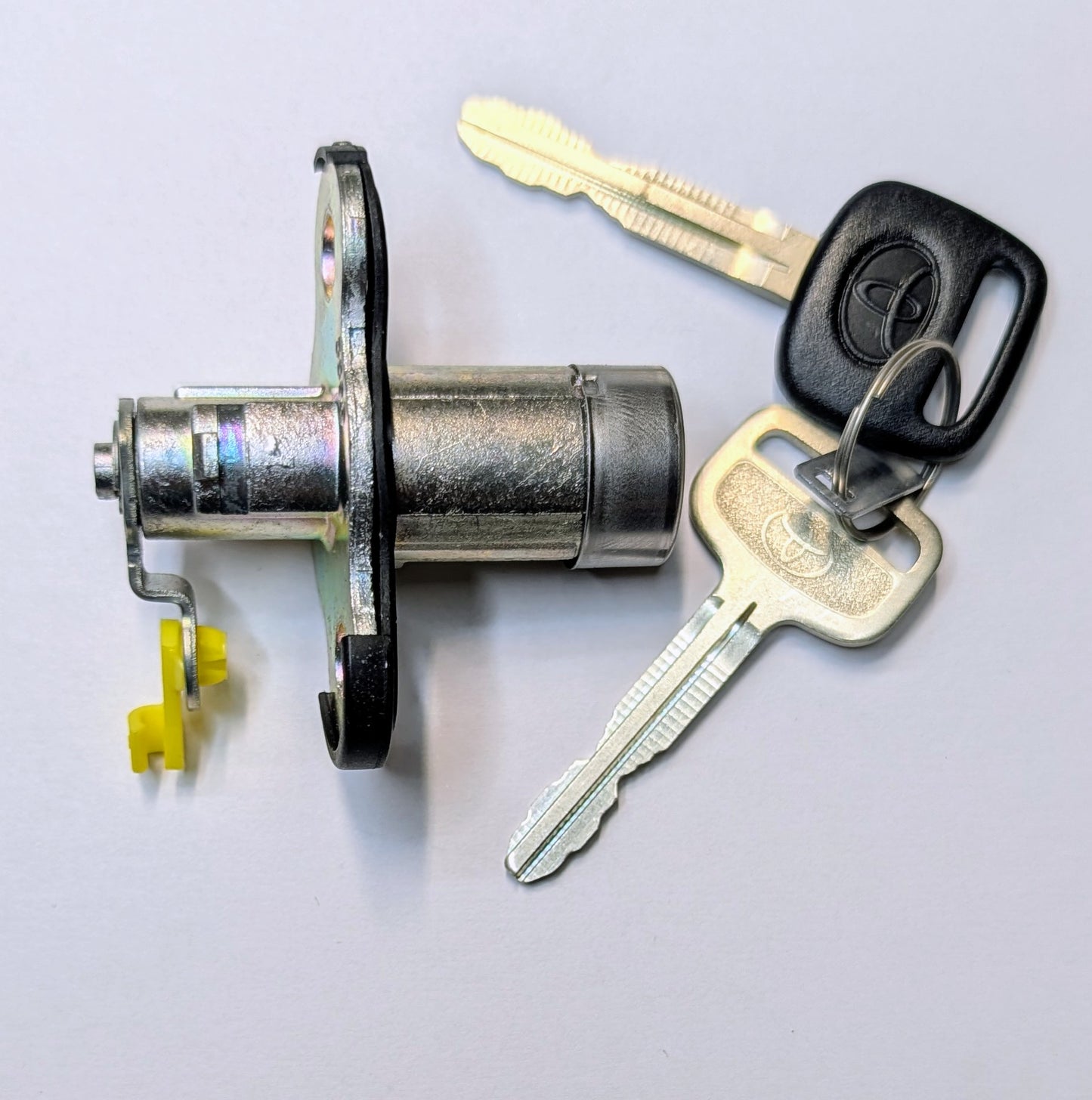 OEM NEW Trunk Lock Cylinder Toyota Camry 00-01