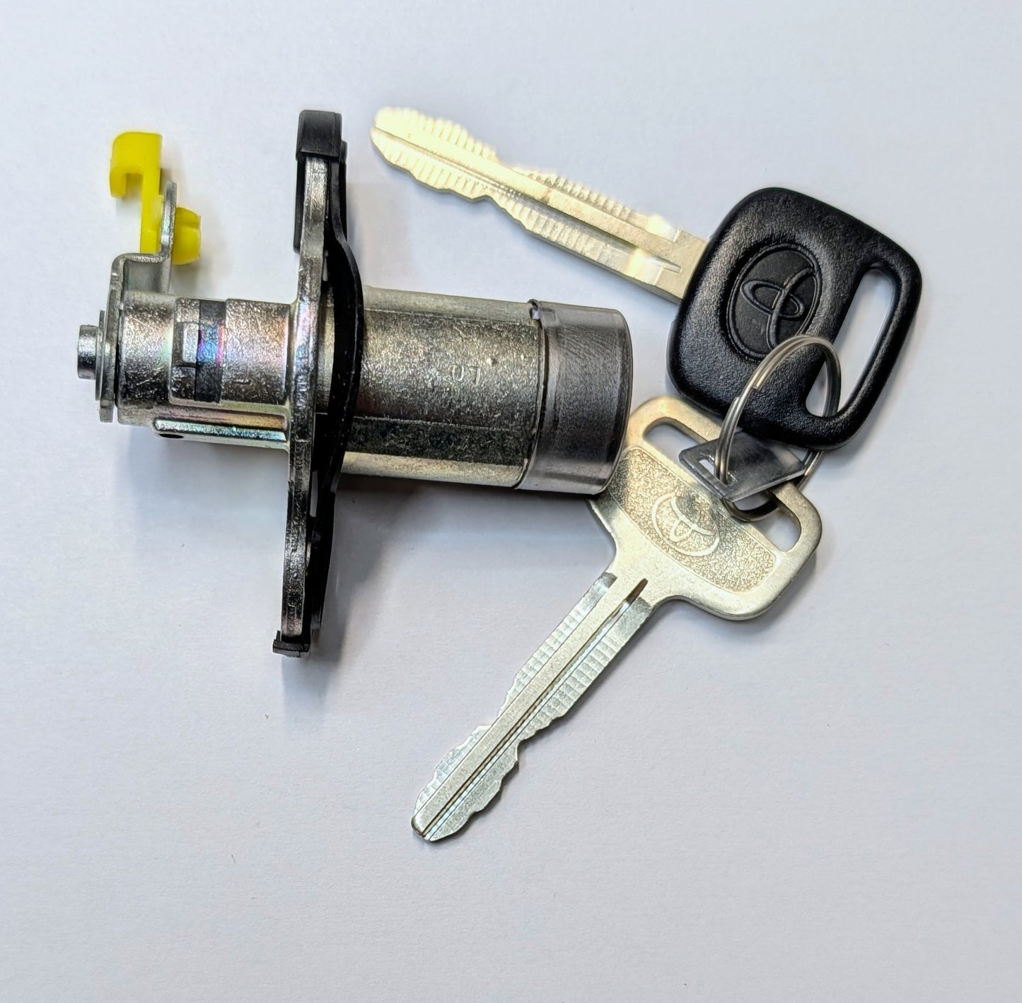 OEM NEW Trunk Lock Cylinder Toyota Camry 00-01