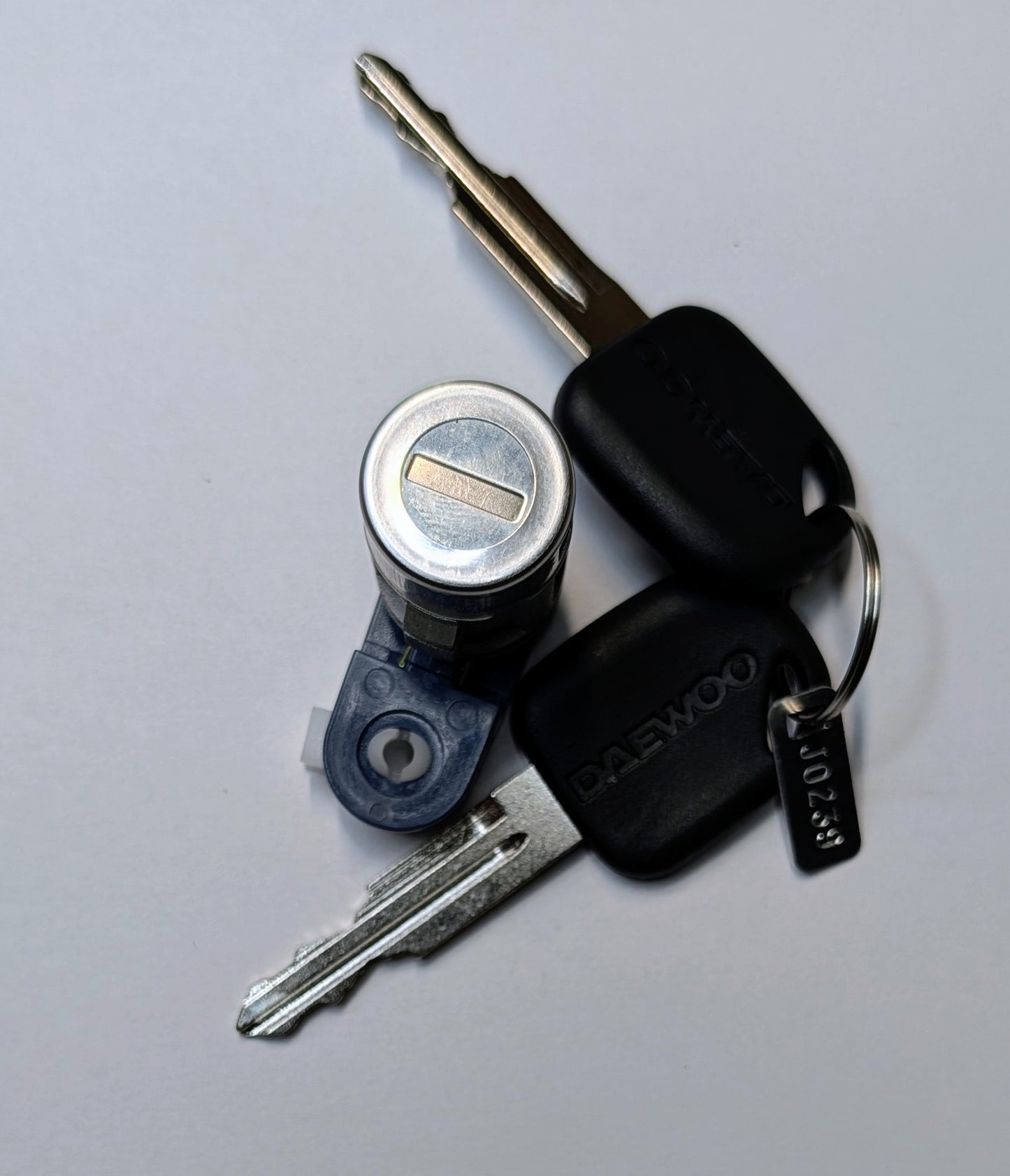 OEM NEW Passenger Side Door Lock Cylinder Daewoo Nubira 99-02