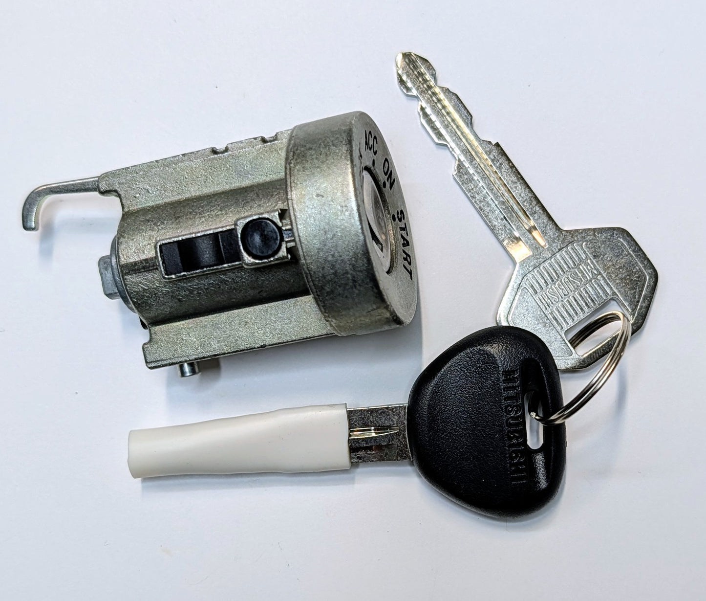 NEW OEM Ignition Lock Cylinder Mitsubishi Mirage 89-92, Galant 88-93 Auto