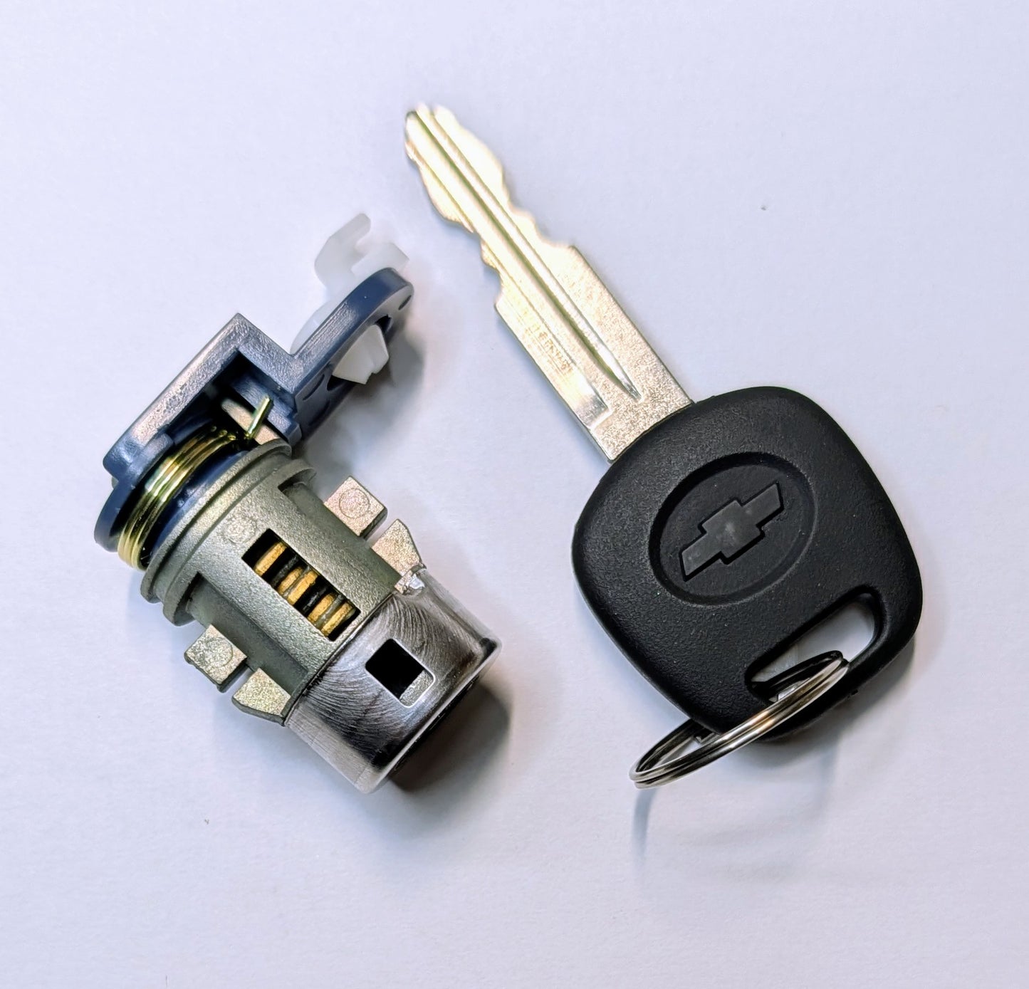 OEM NEW Passenger Side Door Lock Cylinder Suzuki Verona 04-06