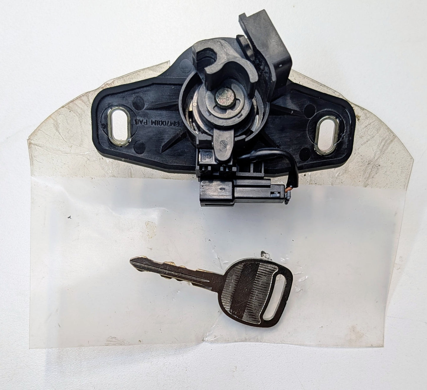 OEM Rear Liftgate Lock Cylinder Staurn LW1 00-05