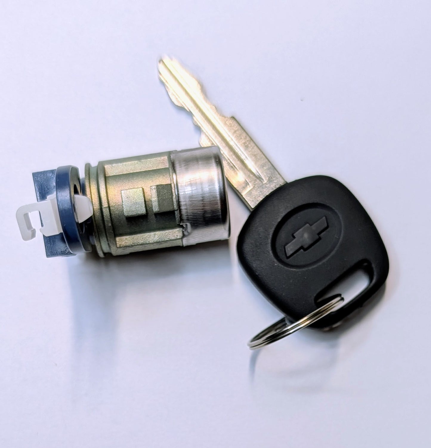 OEM NEW Passenger Side Door Lock Cylinder Suzuki Verona 04-06