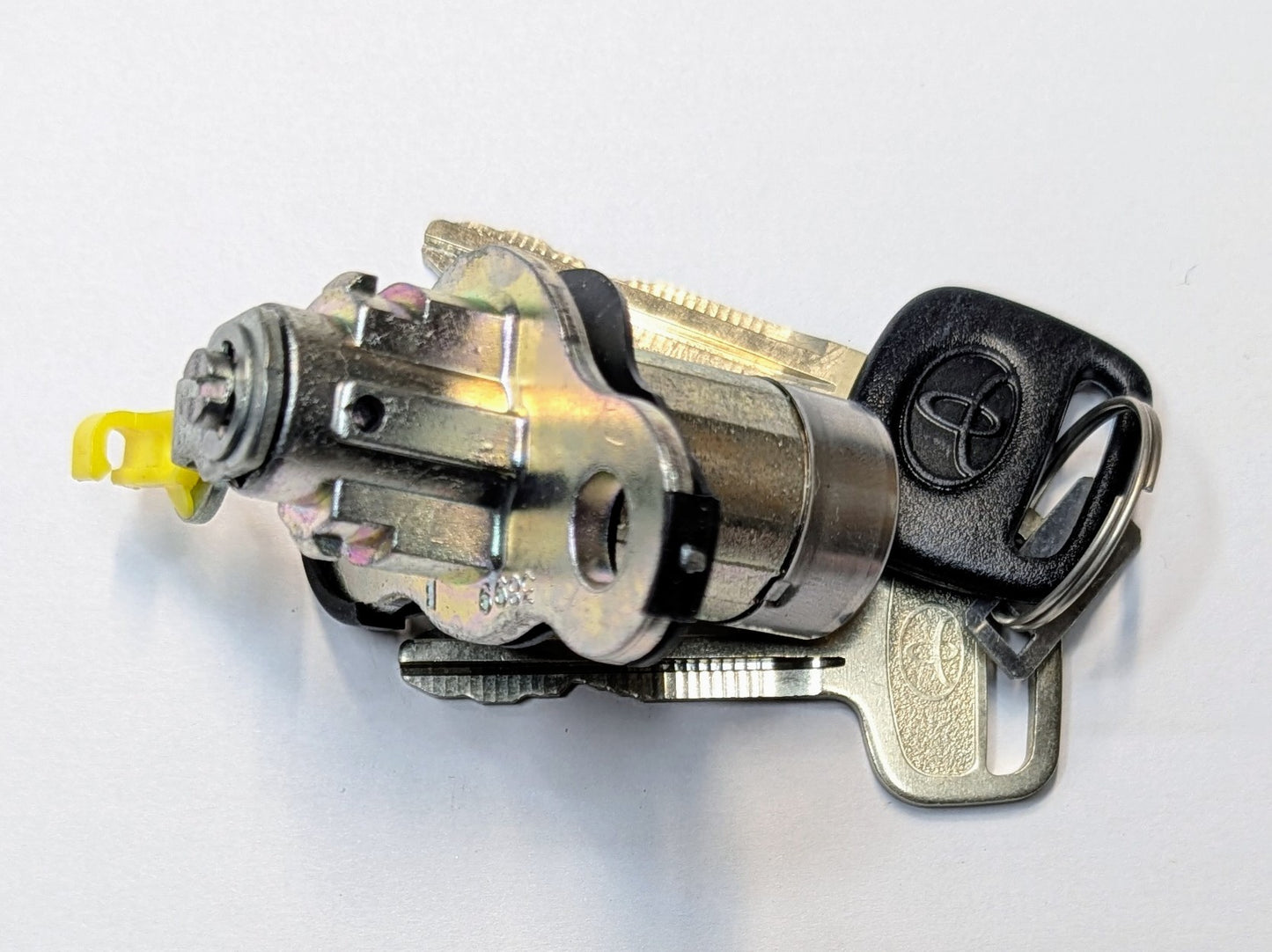 OEM NEW Trunk Lock Cylinder Toyota Camry 00-01