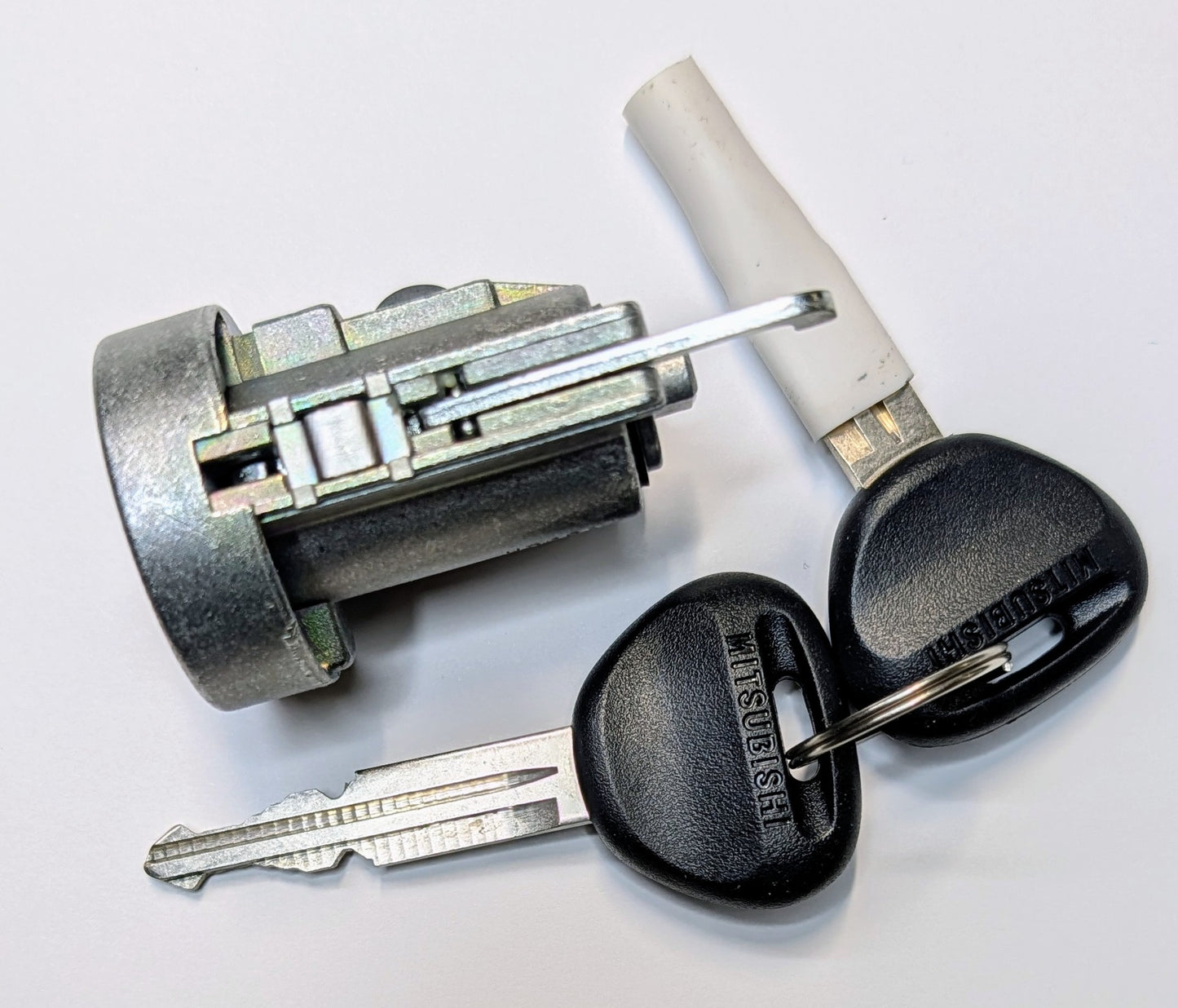 NEW OEM Ignition Lock Cylinder Mitsubishi Mirage 89-92, Galant 88-93 Manual