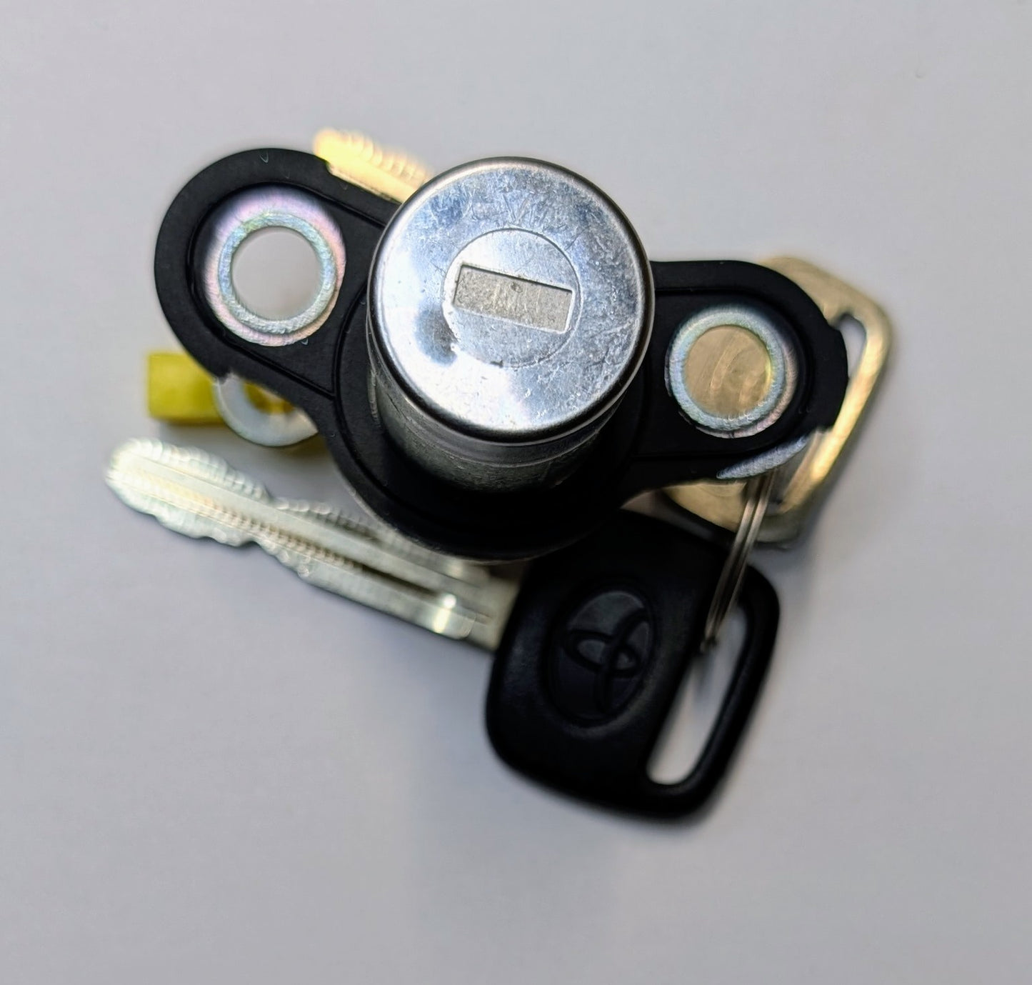 OEM NEW Trunk Lock Cylinder Toyota Camry 00-01