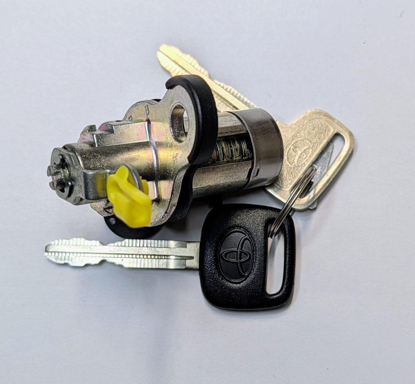 OEM NEW Trunk Lock Cylinder Toyota Camry 00-01