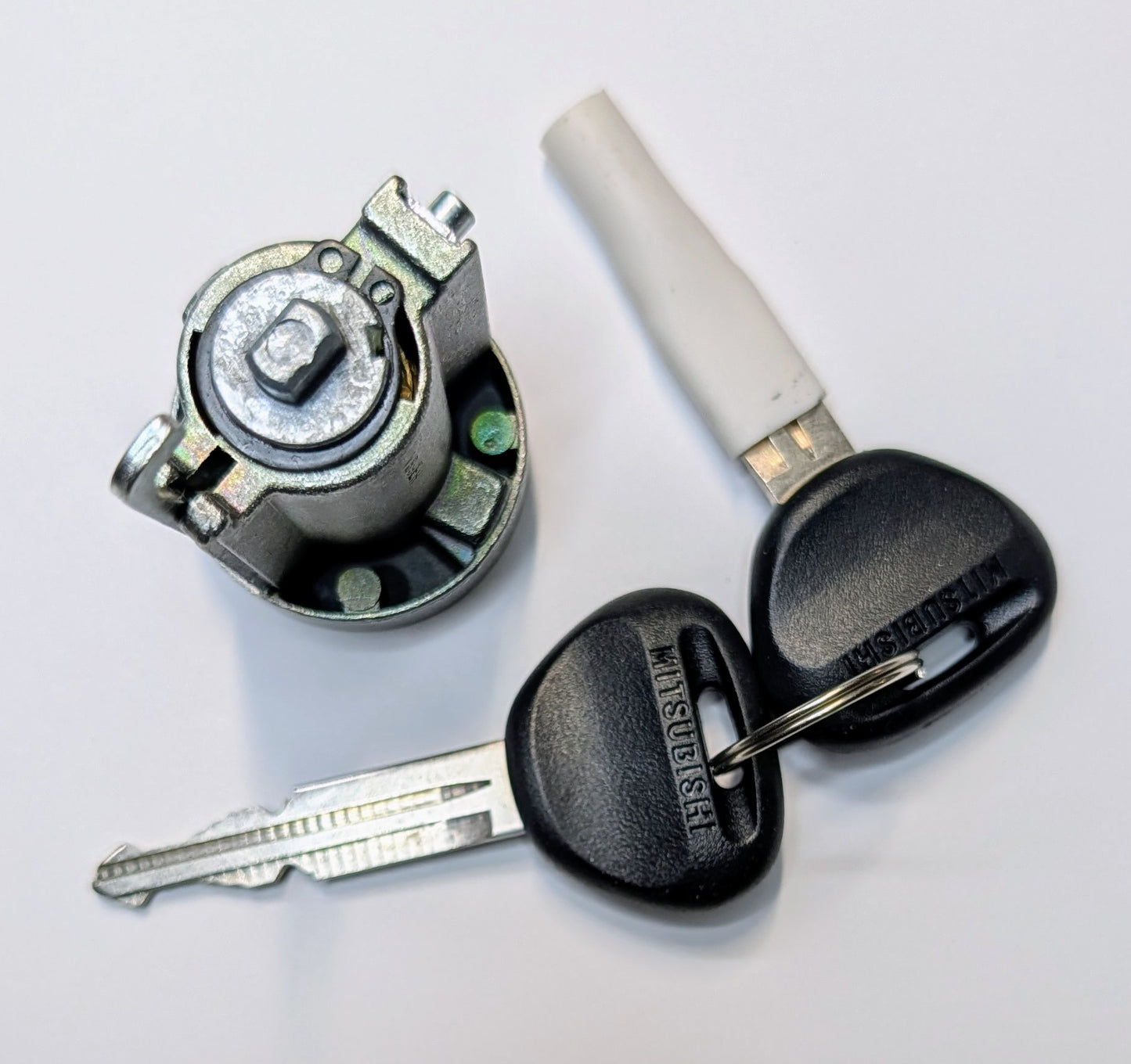 NEW OEM Ignition Lock Cylinder Mitsubishi Mirage 89-92, Galant 88-93 Manual