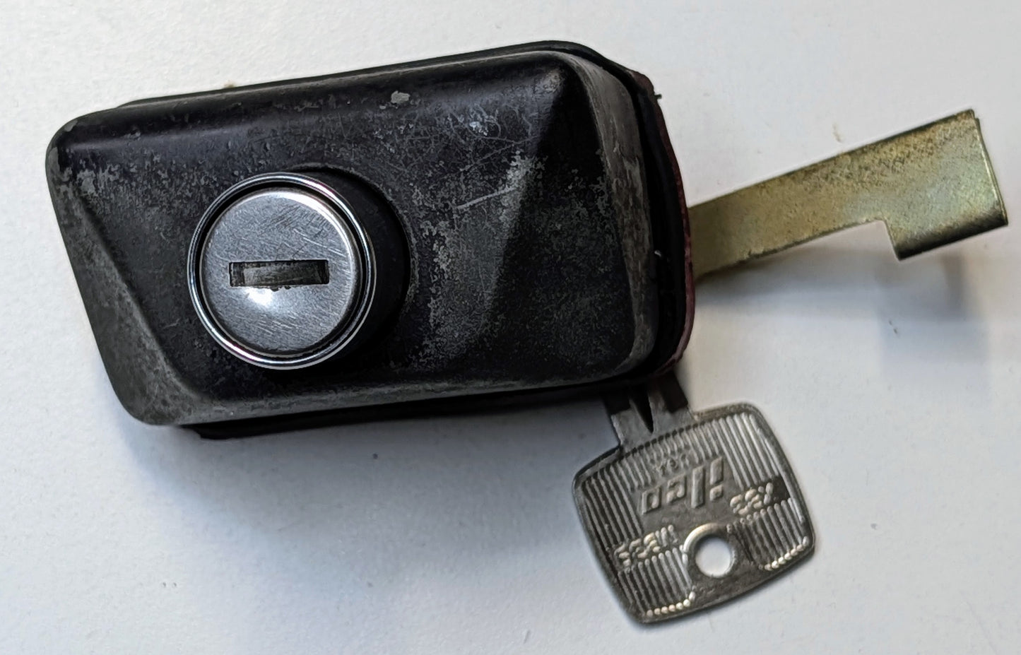 OEM Trunk Lock Cylinder Mercedes W123 77-83 240D (1237500385)
